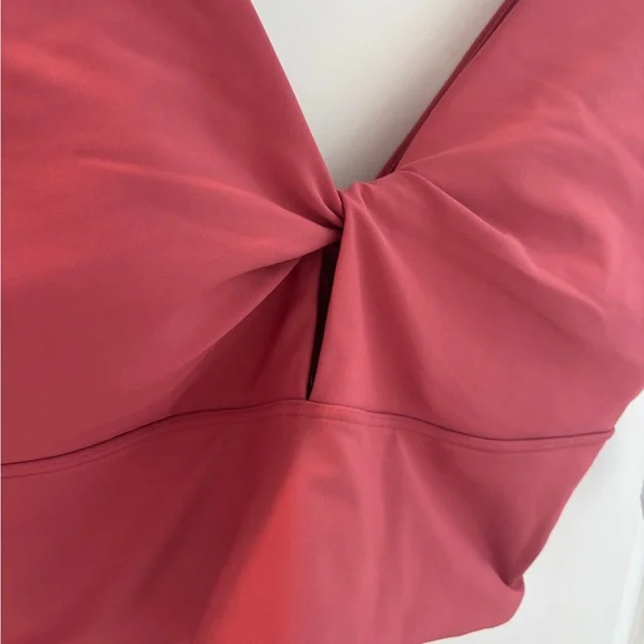 Light Support PowerSoft Twist Longline sports bra - Picture 4 of 6